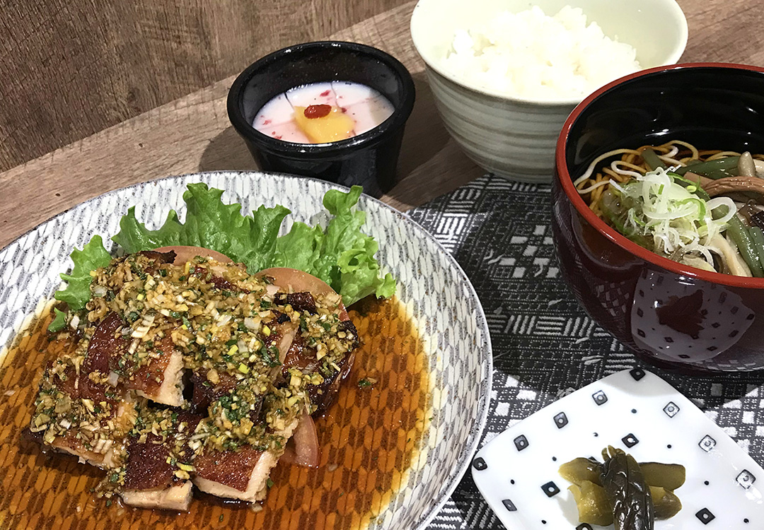 期間限定メニュー「油淋鶏定食」