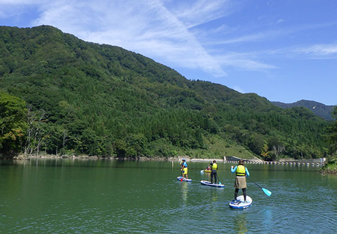 美山湖SUP(スタンドアップパドル)体験
